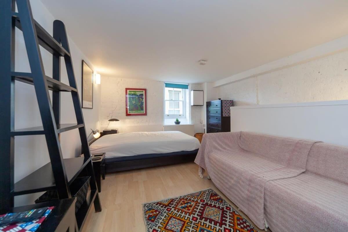 Charming 1 Bedroom Apartment In Old School House Londra Exterior foto