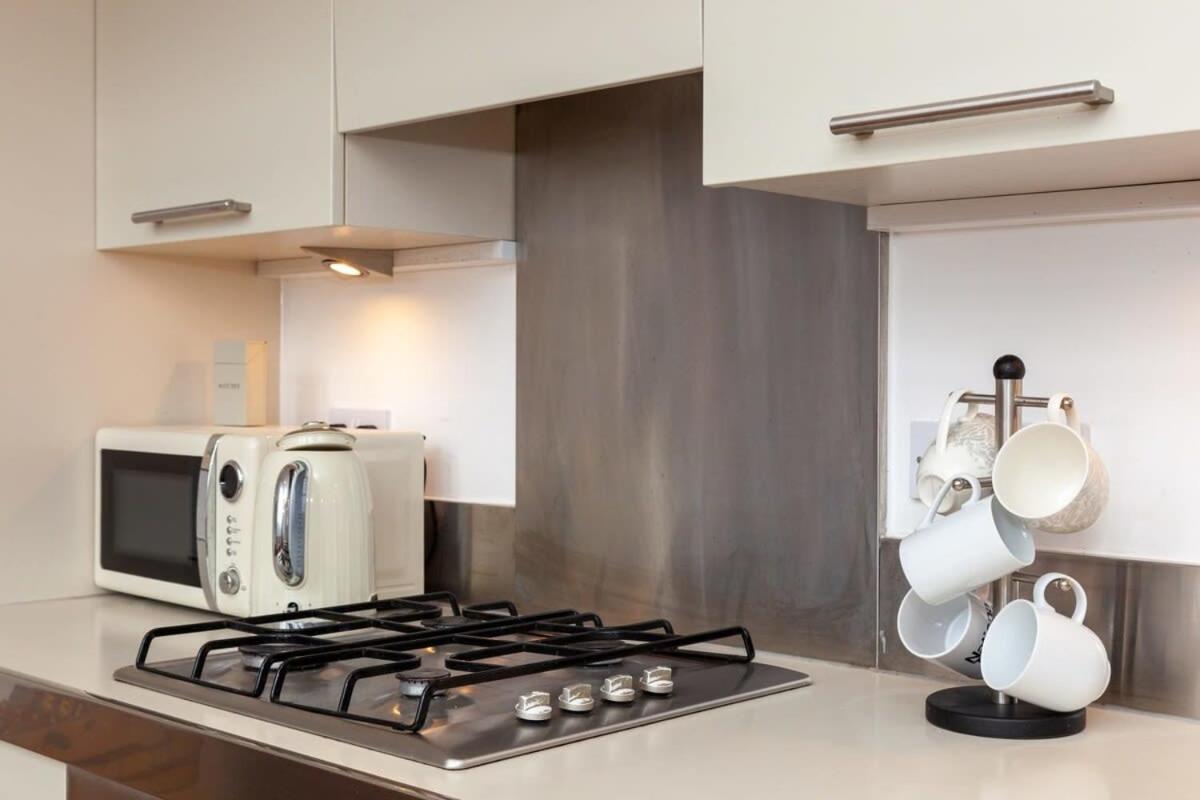 Charming 1 Bedroom Apartment In Old School House Londra Exterior foto