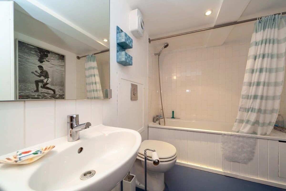 Charming 1 Bedroom Apartment In Old School House Londra Exterior foto