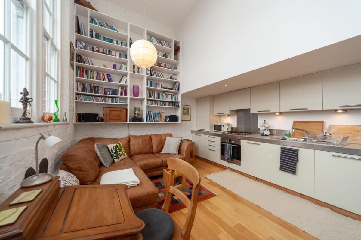 Charming 1 Bedroom Apartment In Old School House Londra Exterior foto