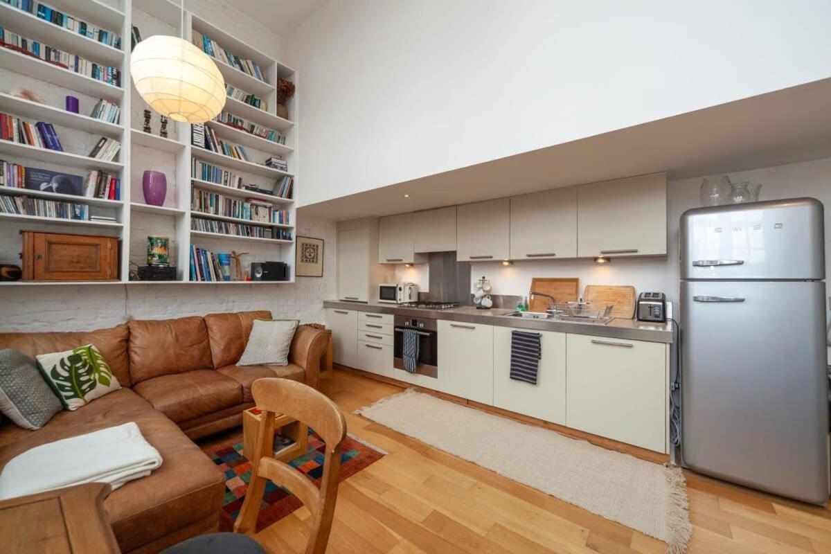 Charming 1 Bedroom Apartment In Old School House Londra Exterior foto