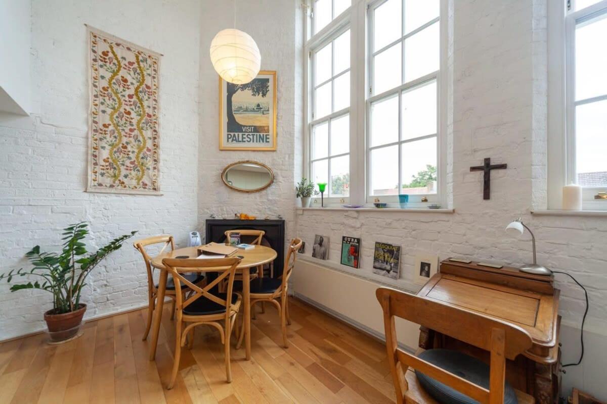 Charming 1 Bedroom Apartment In Old School House Londra Exterior foto